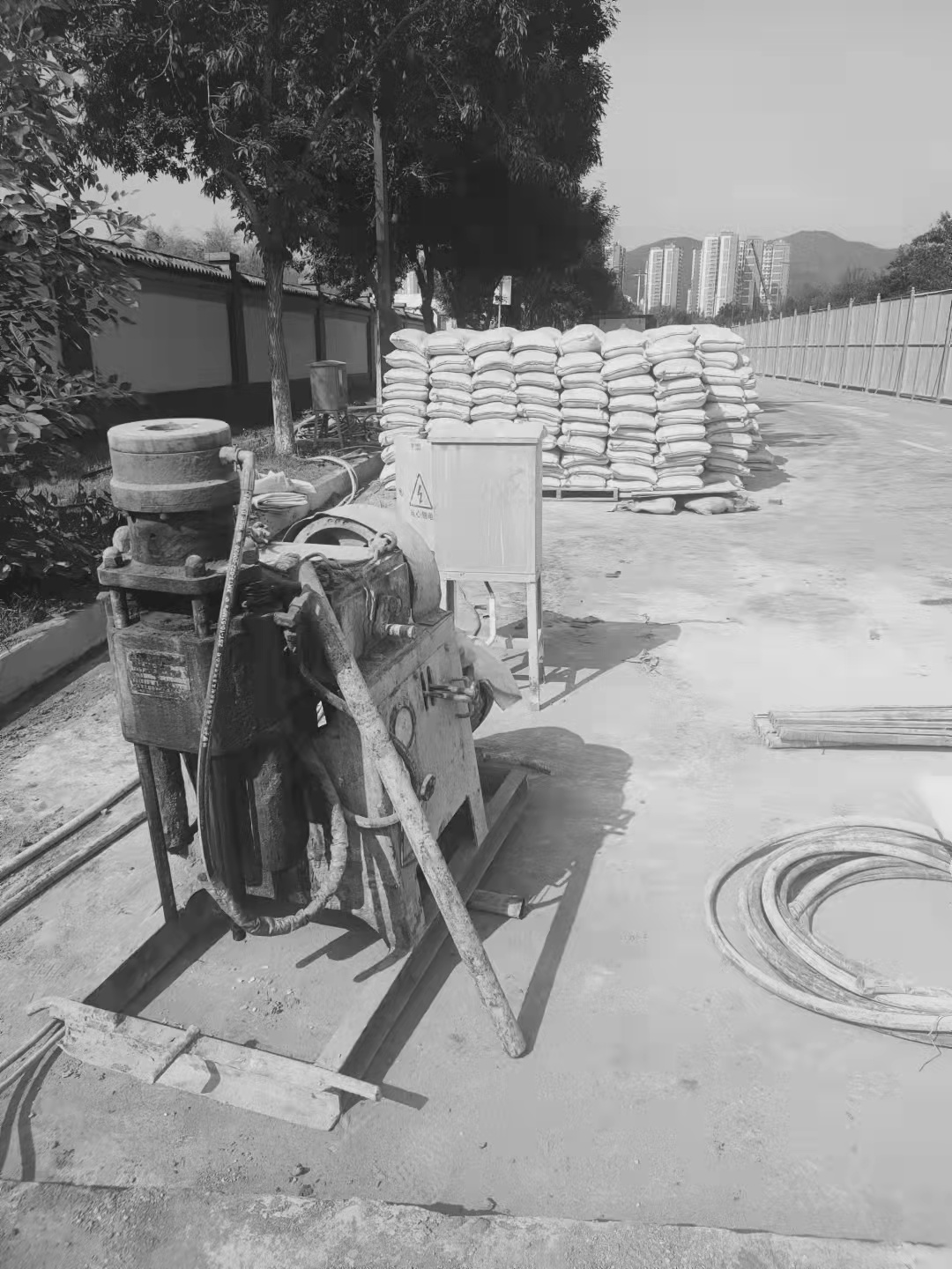 红坪镇场区重载车疑难路基处理方案